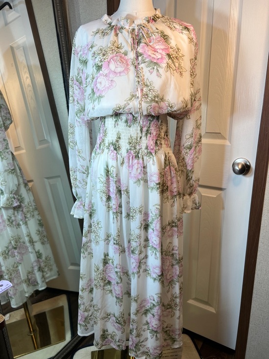 Chicwish Dresses & Skirts - Chicwish Pink Floral Maxi Dress on Cream